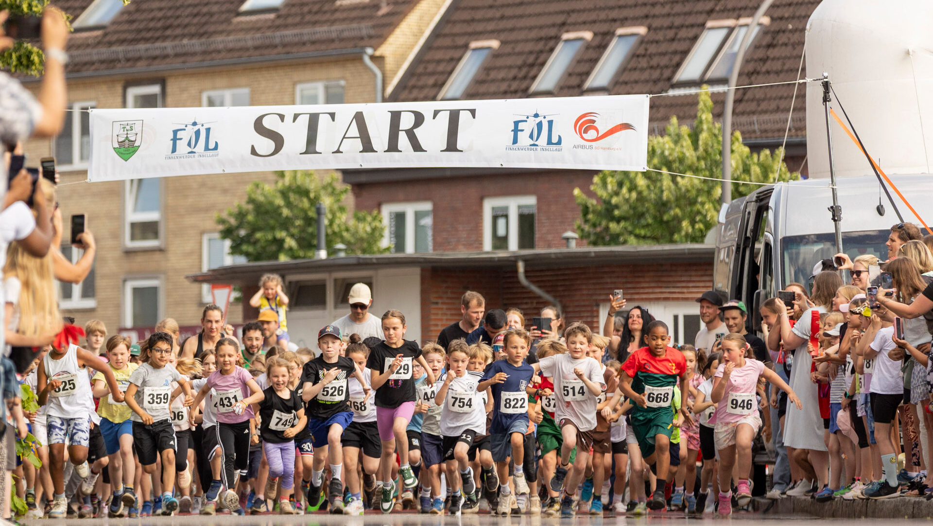 Startfoto von vielen Kindern