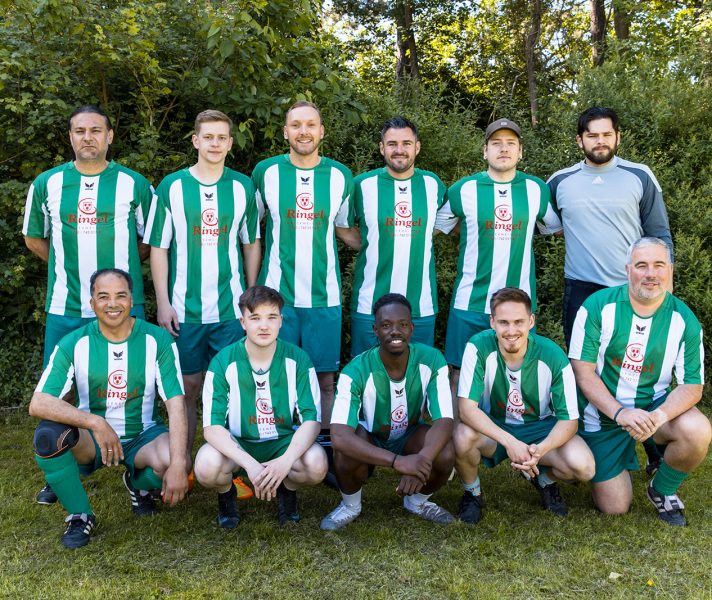 Eine Fußball Herrenmannschaft des TuS Finkenwerders beim Külpercup 2023