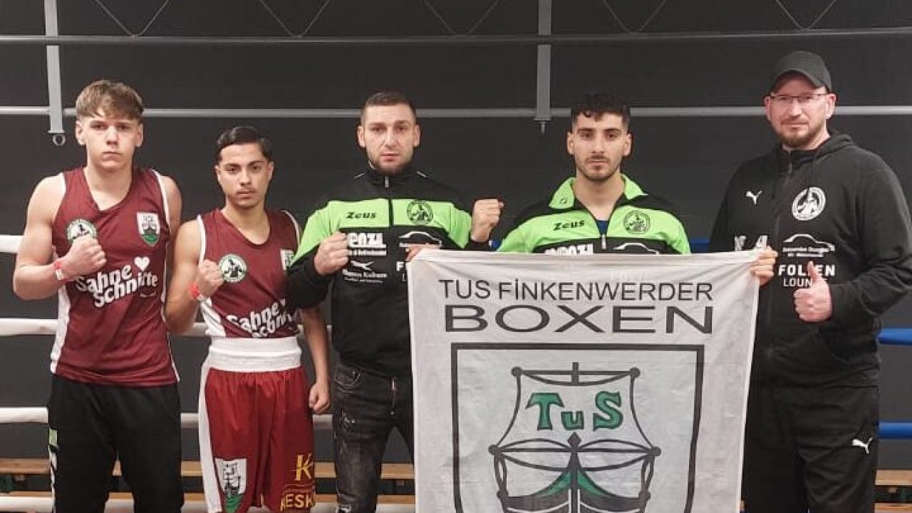 Team mit trainer Deniz Anil