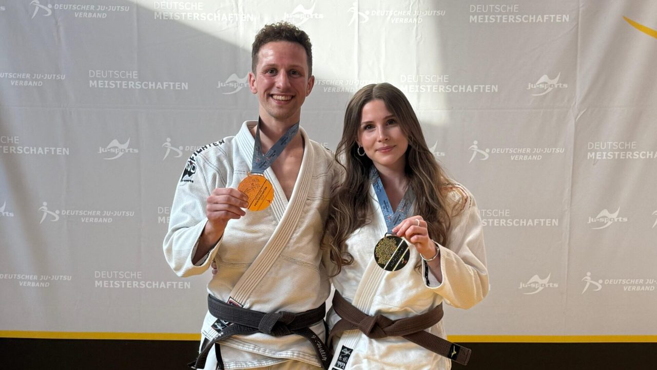 Sophie (rechts) wird Deutsche Meisterin. Jonas sichert sich die bronzene Medaille (Text u. Fotos: Britta Behm)