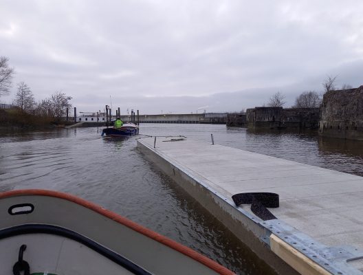 „Lars“ und „Gustaf“ übernehmen den Schlepp in den Rüschkanal